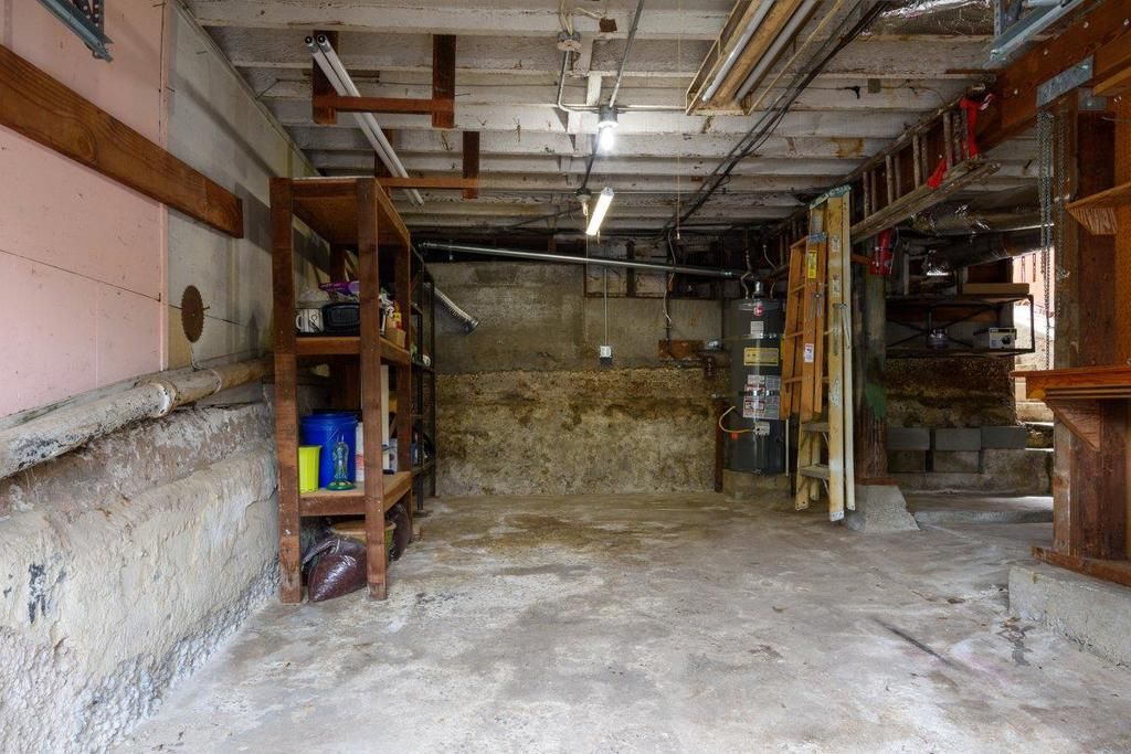 Image 37 of property listing at Address unavailable.