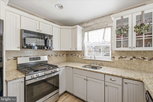 1013 BUCCANEER LANE, Manahawkin, NJ 08050