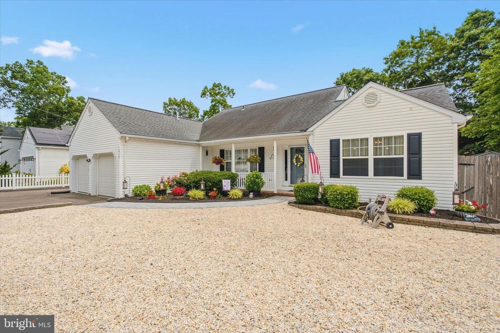 1013 BUCCANEER LANE, Manahawkin, NJ 08050