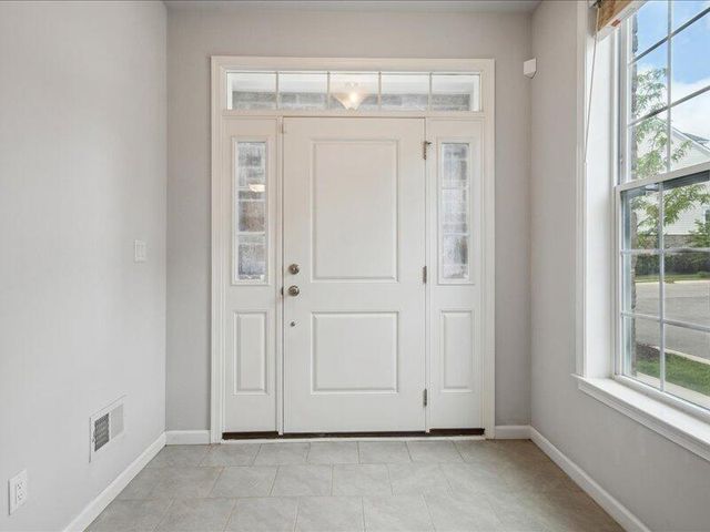 2805 Rathmore Lane, Ann Arbor, MI 48105