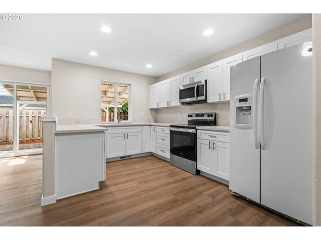 5016 Ne CANDLEWOOD Pl, Hillsboro, OR 97124