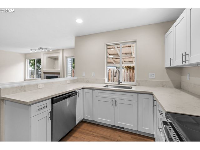 5016 Ne CANDLEWOOD Pl, Hillsboro, OR 97124