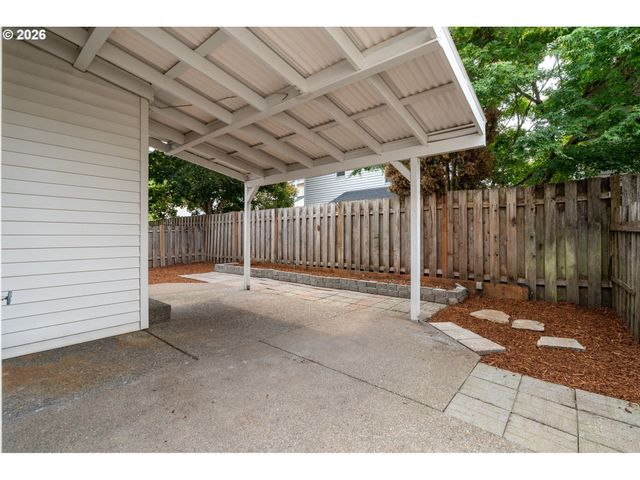 5016 Ne CANDLEWOOD Pl, Hillsboro, OR 97124