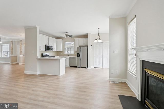 78 CHAPEL HILL RD, Mount Laurel, NJ 08054