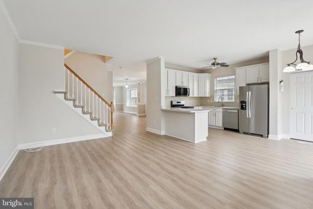 78 CHAPEL HILL RD, Mount Laurel, NJ 08054