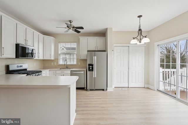 78 CHAPEL HILL RD, Mount Laurel, NJ 08054