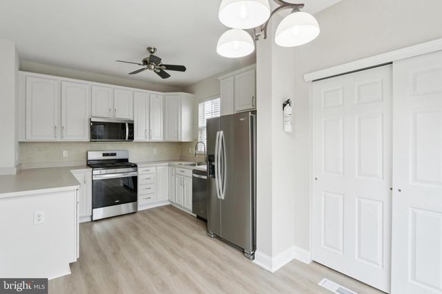 78 CHAPEL HILL RD, Mount Laurel, NJ 08054