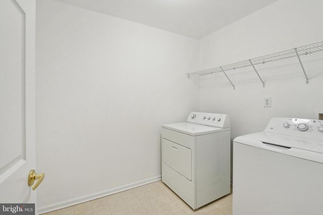 78 CHAPEL HILL RD, Mount Laurel, NJ 08054