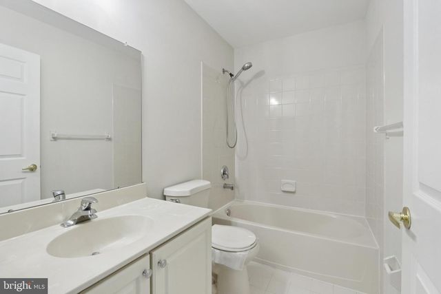 78 CHAPEL HILL RD, Mount Laurel, NJ 08054