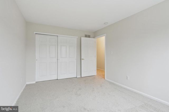 78 CHAPEL HILL RD, Mount Laurel, NJ 08054