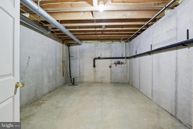 78 CHAPEL HILL RD, Mount Laurel, NJ 08054