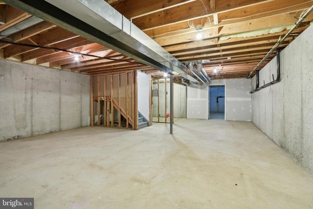 78 CHAPEL HILL RD, Mount Laurel, NJ 08054