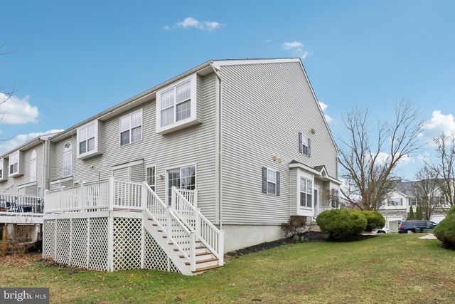 78 CHAPEL HILL RD, Mount Laurel, NJ 08054