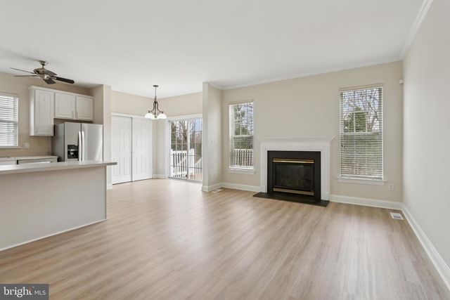 78 CHAPEL HILL RD, Mount Laurel, NJ 08054