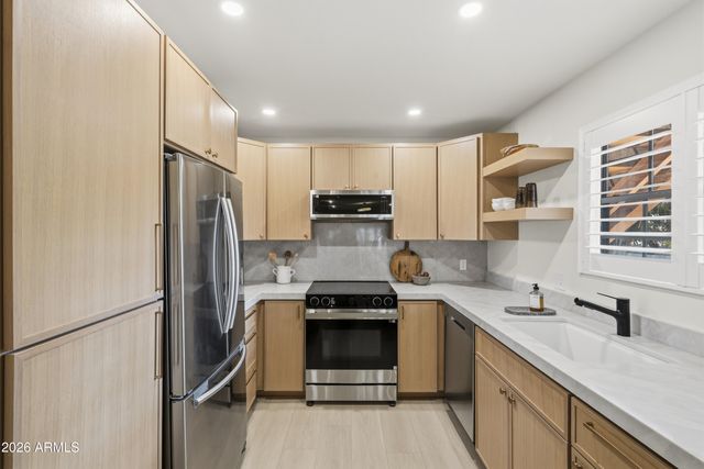 5950 N 78TH Street 130, Scottsdale, AZ 85250