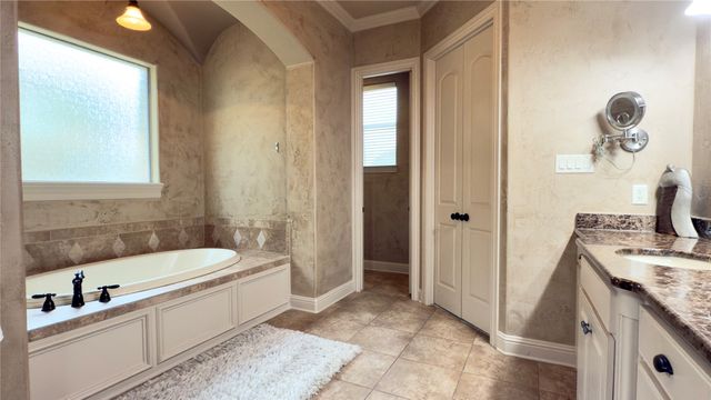 4 Raven Circle, Heath, TX 75032