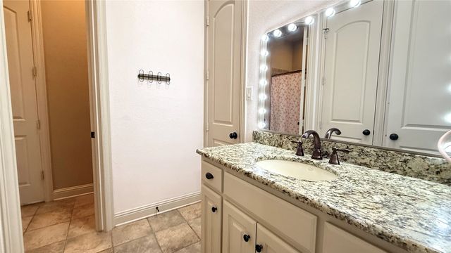 4 Raven Circle, Heath, TX 75032