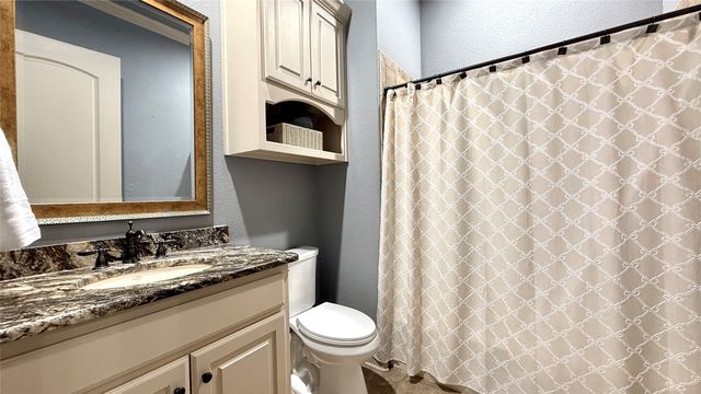 4 Raven Circle, Heath, TX 75032