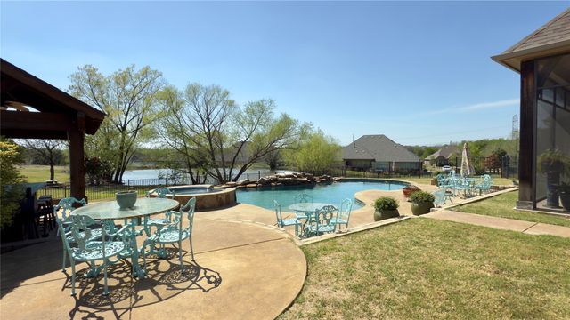 4 Raven Circle, Heath, TX 75032