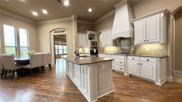 4 Raven Circle, Heath, TX 75032