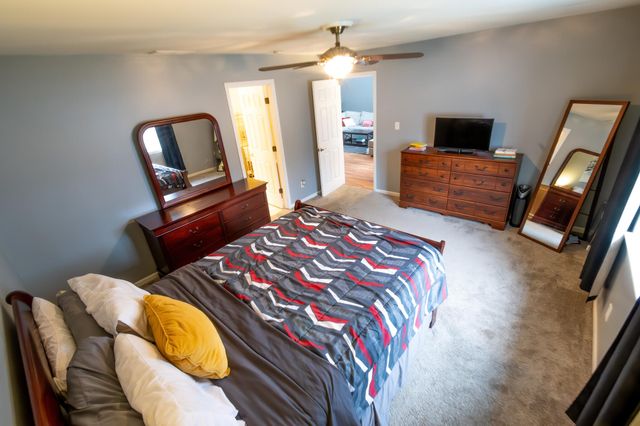 130 Polly Lane, Hobart, IN 46342