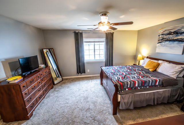 130 Polly Lane, Hobart, IN 46342