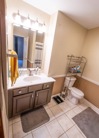 130 Polly Lane, Hobart, IN 46342