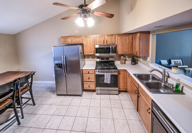 130 Polly Lane, Hobart, IN 46342