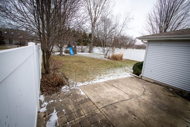 130 Polly Lane, Hobart, IN 46342