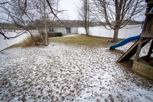 130 Polly Lane, Hobart, IN 46342