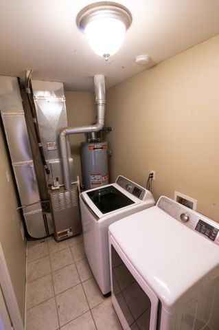 130 Polly Lane, Hobart, IN 46342