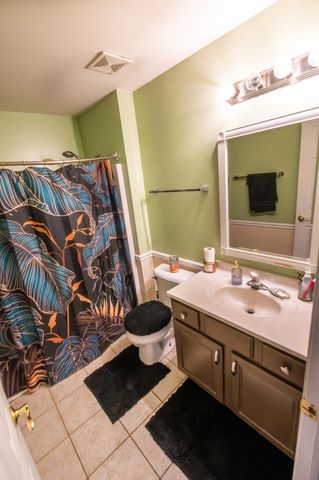 130 Polly Lane, Hobart, IN 46342