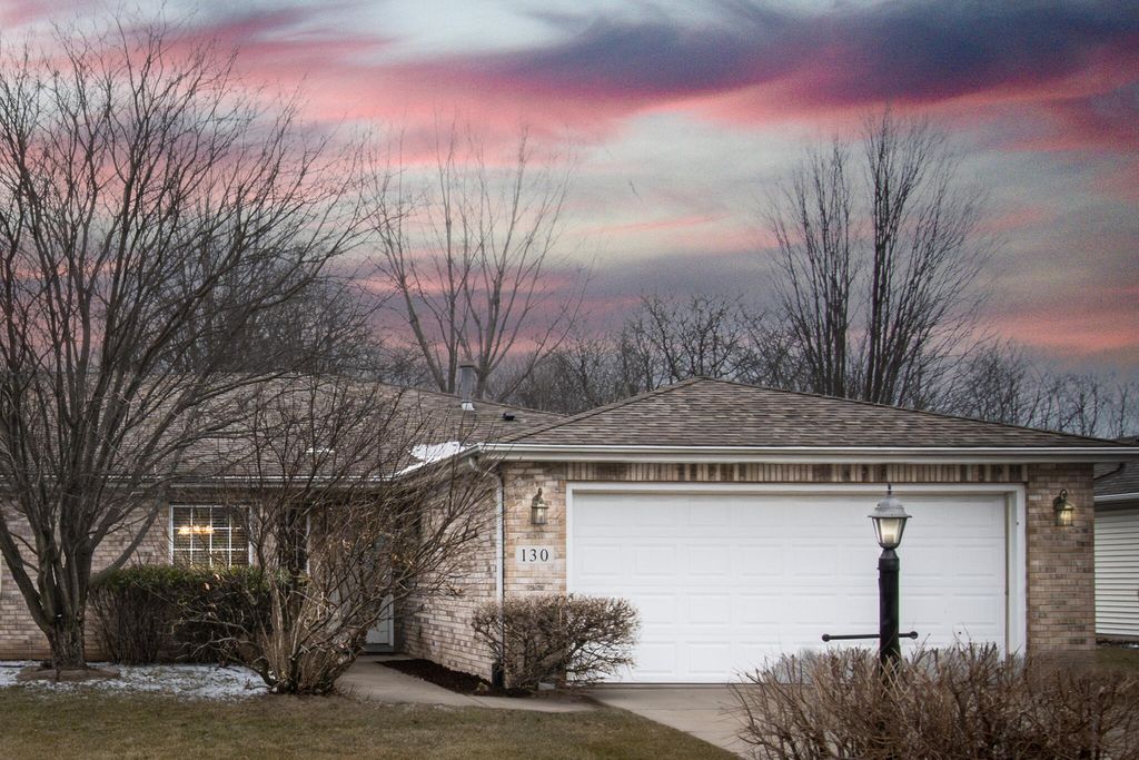 130 Polly Lane, Hobart, IN 46342