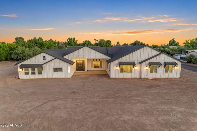 2265 E BONANZA Road, Gilbert, AZ 85297