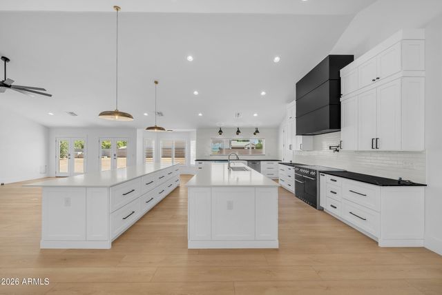 2265 E BONANZA Road, Gilbert, AZ 85297