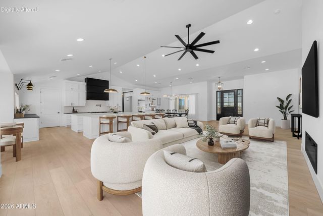 2265 E BONANZA Road, Gilbert, AZ 85297
