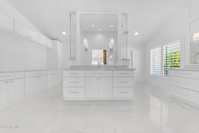 2265 E BONANZA Road, Gilbert, AZ 85297