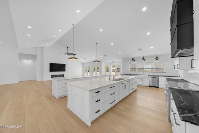 2265 E BONANZA Road, Gilbert, AZ 85297