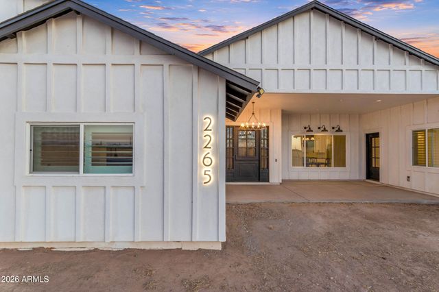 2265 E BONANZA Road, Gilbert, AZ 85297