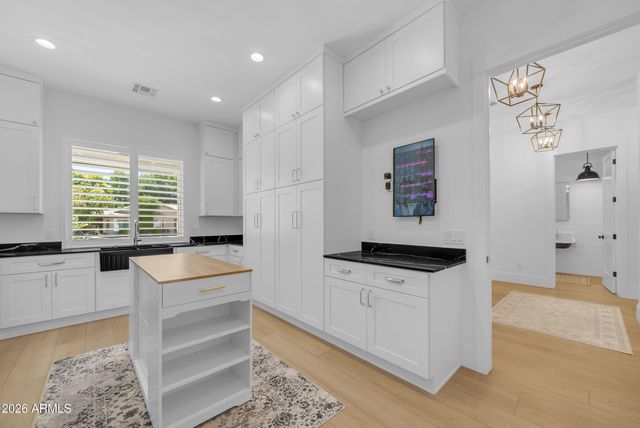 2265 E BONANZA Road, Gilbert, AZ 85297