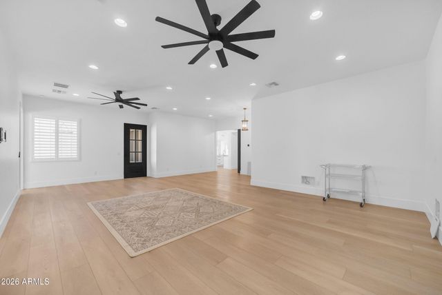 2265 E BONANZA Road, Gilbert, AZ 85297