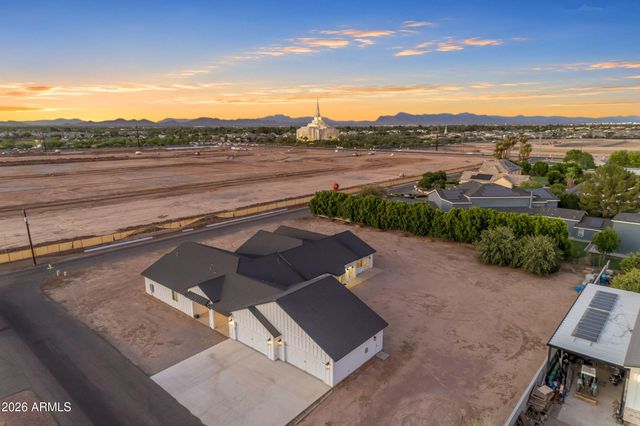 2265 E BONANZA Road, Gilbert, AZ 85297