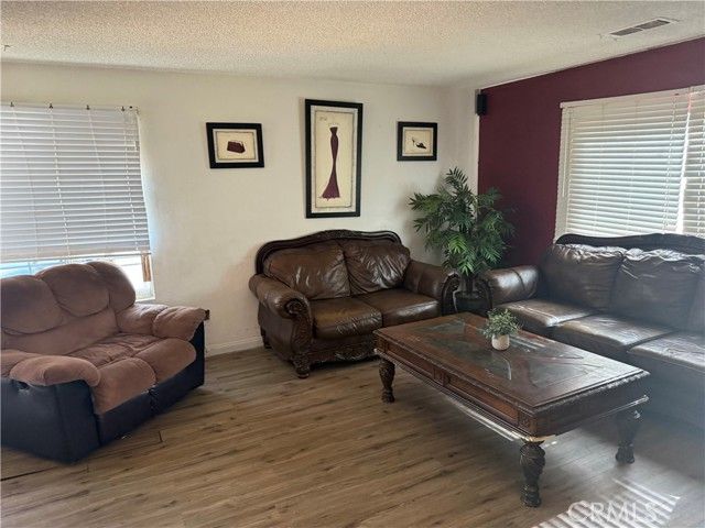 122 E Bowen, Perris, CA 92571