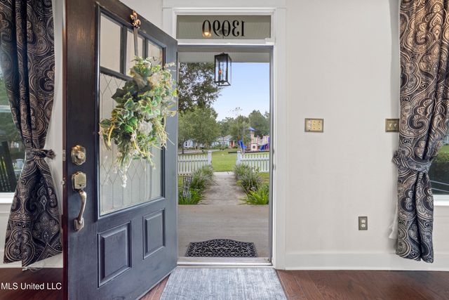 13090 Pine Valley Lane, Biloxi, MS 39532