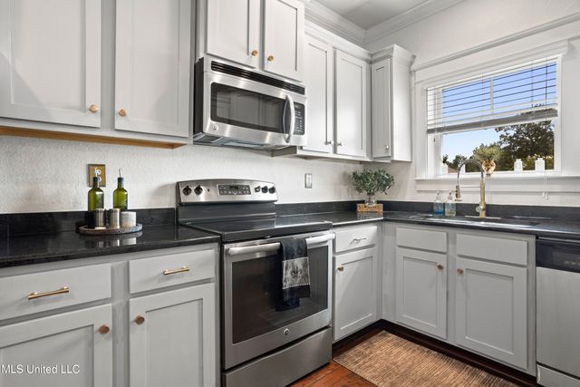 13090 Pine Valley Lane, Biloxi, MS 39532