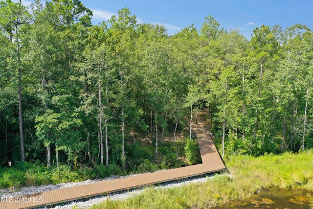 13090 Pine Valley Lane, Biloxi, MS 39532
