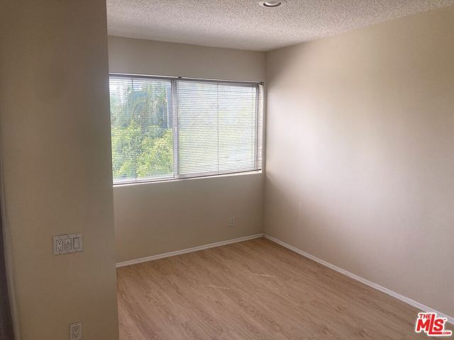 1025 N Kings Road 313, West Hollywood, CA 90069