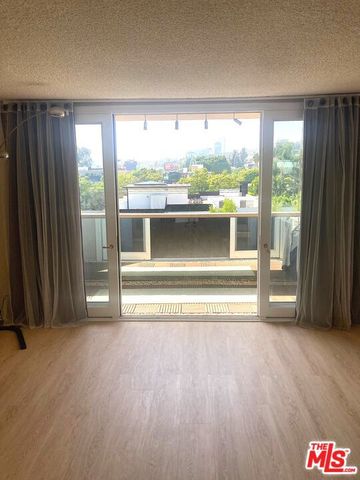 1025 N Kings Road 313, West Hollywood, CA 90069