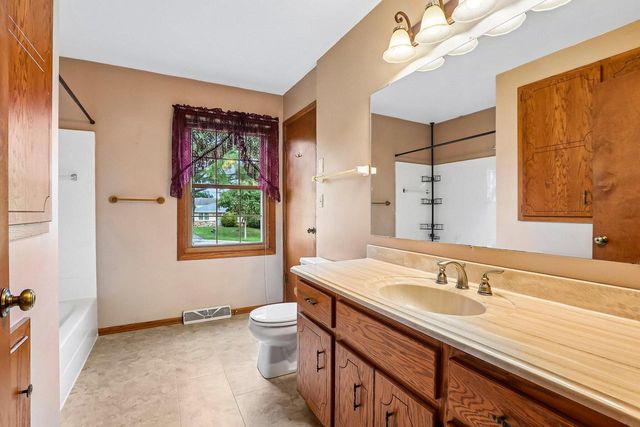 9329 W Fairlane COURT, Milwaukee, WI 53224