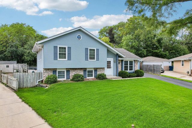 9329 W Fairlane COURT, Milwaukee, WI 53224